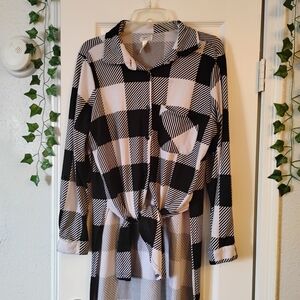 Chic Black and White Checkered Long Sleeve shirt